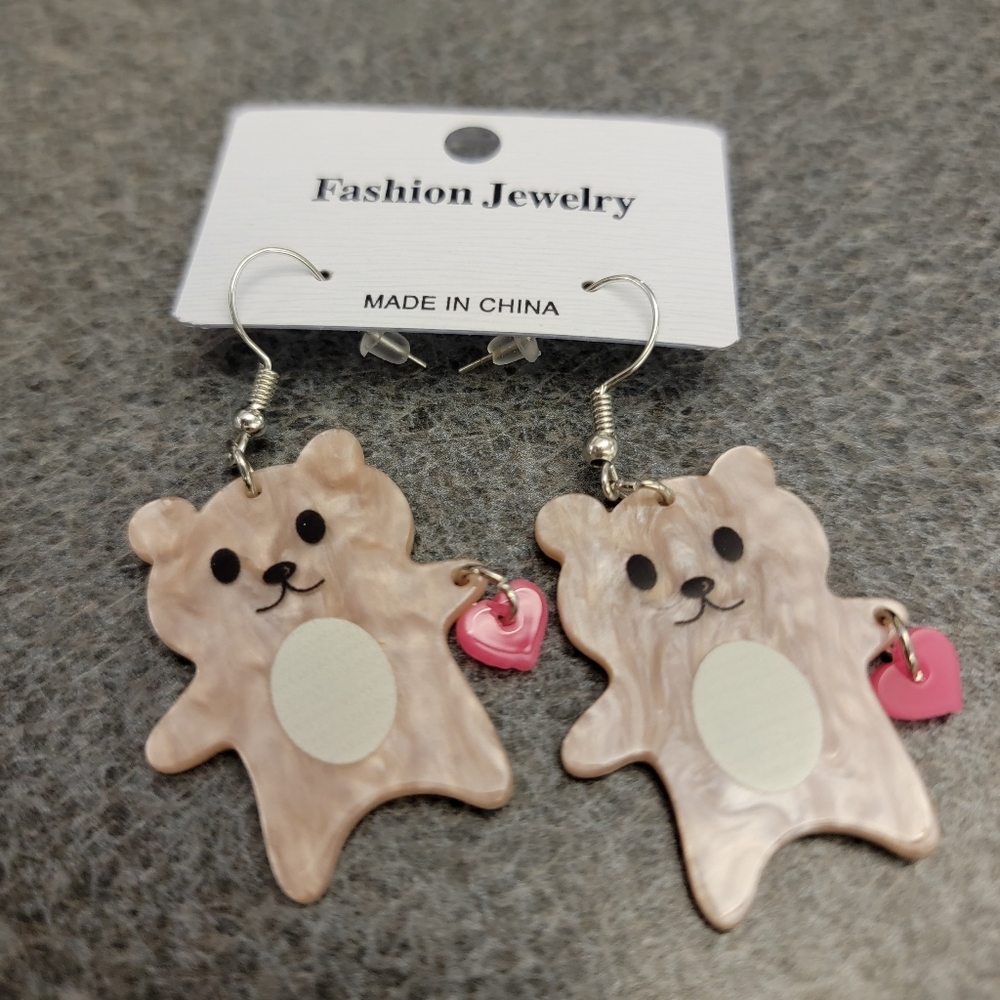 Adorable Teddy Bear w/Heart Dangle Earrings